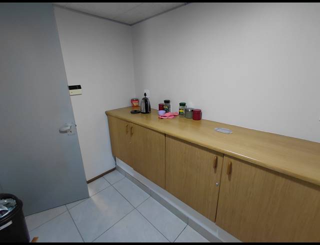 147M² OFFICE TO LET IN VORNA VALLEY